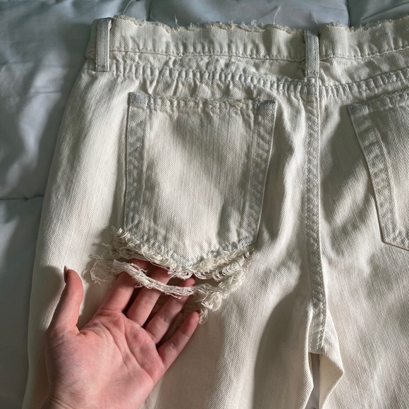 LF Distressed White Boyfriend Jeans Sz 29 - Picture 4 of 7
